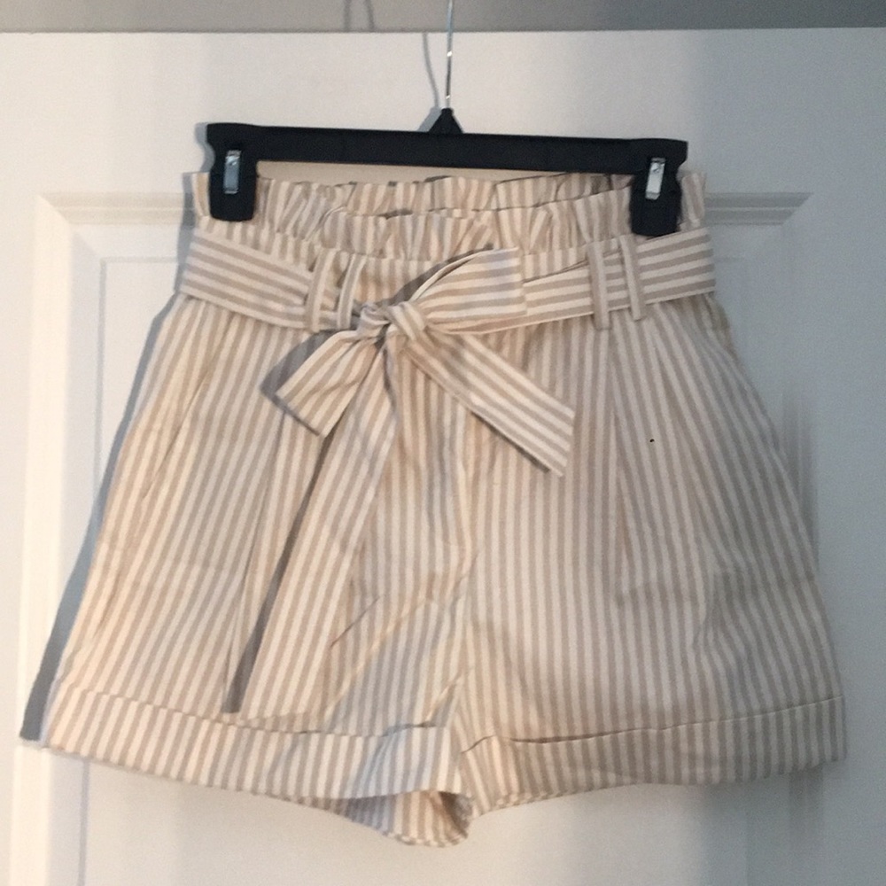 NEW vertical stripe hi waisted shorts size S